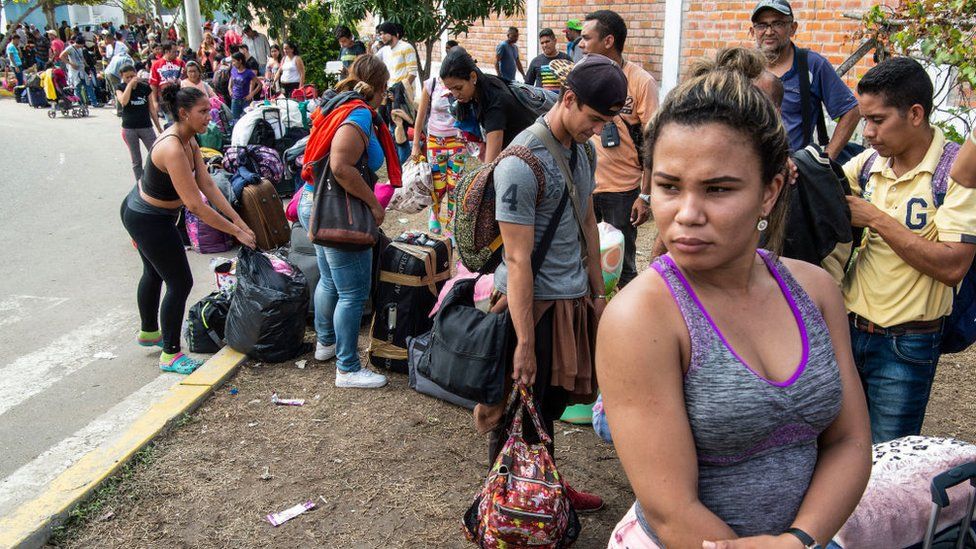 Crisis en Venezuela: el "récord" de migrantes venezolanos que llegó a Perú ante la entrada en vigor de la "visa humanitaria"