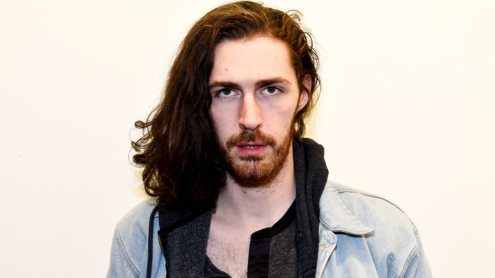 Hozier would consider strike over AI threat to music - BBC News