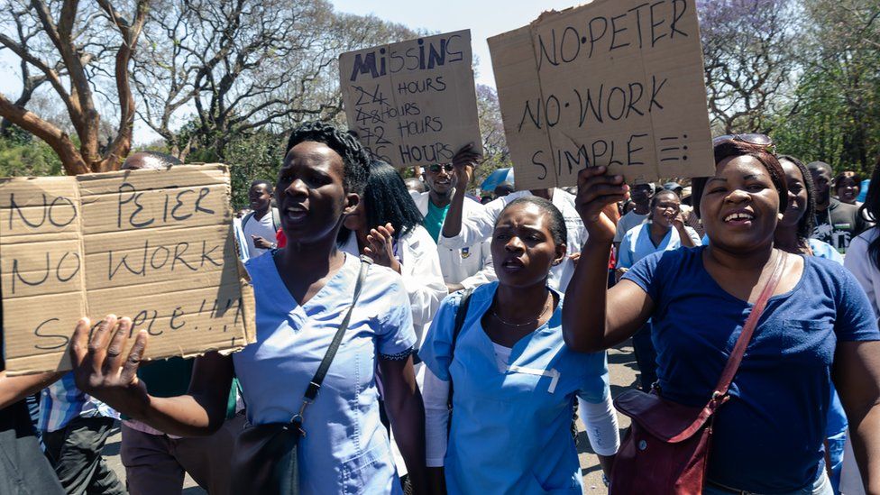 Medics protesting protesting about the abduction of their union leader in September 2019