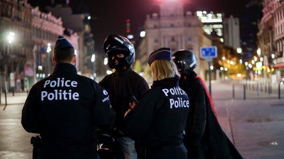 Police in Brussels enforcing coronavirus restrictions, 19 October 2020