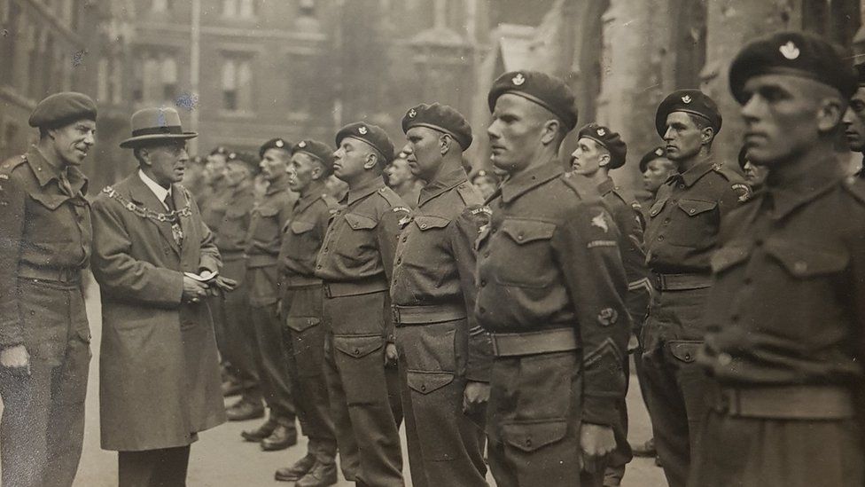 Archive image of Major John Howard with soldiers of 2nd Battalion, Oxfordshire and Buckinghamshire Light Infantry