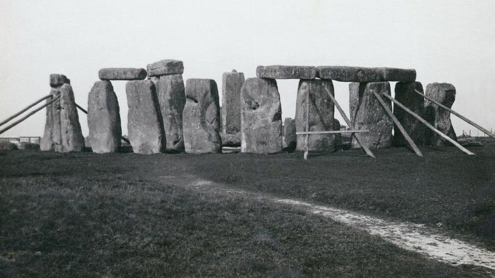 Stonehenge: A ruin to a treasure in 100 years of public ownership - BBC ...