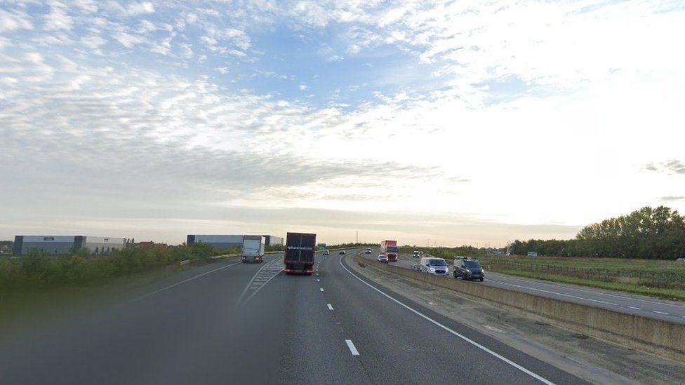 Police Incident Sees A421 Near Bedford Closed By Police - BBC News