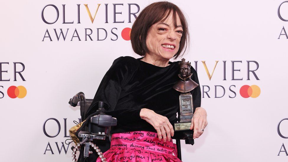 Лиз Карр на церемонии вручения наград Olivier Awards