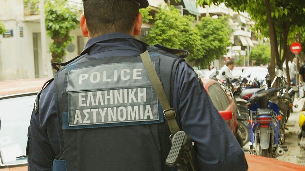 Athens policeman, 2006 file pic