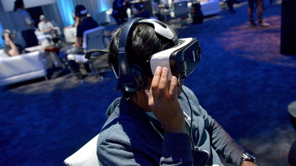 Attendees try out at Samsung Gear VR headsets