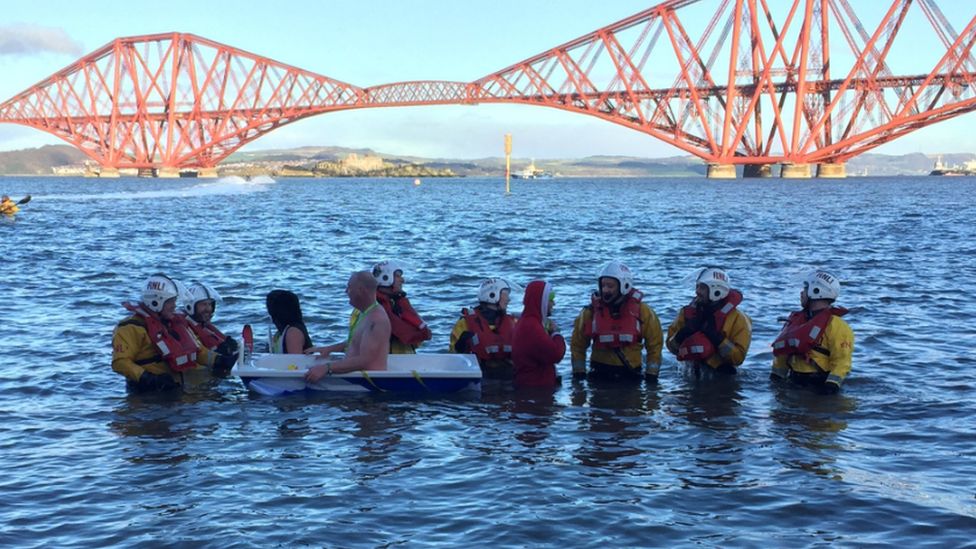 Loony Dookers Enjoy A Chilly Start To The New Year - BBC News