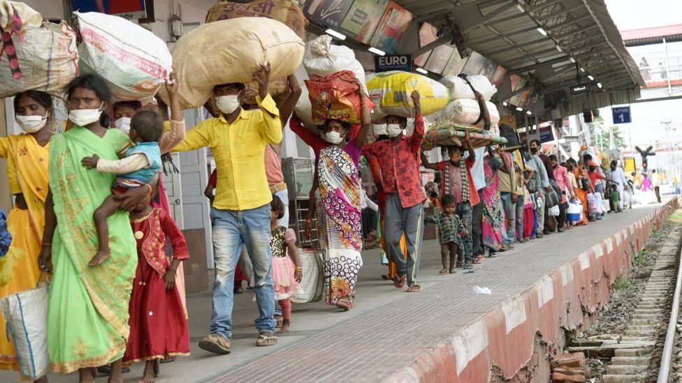 Delhi migrant workers returning home to Bihar during the national lockdown