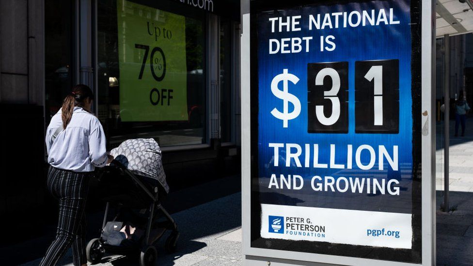 Debt ceiling crisis looms as talks end with no deal in sight