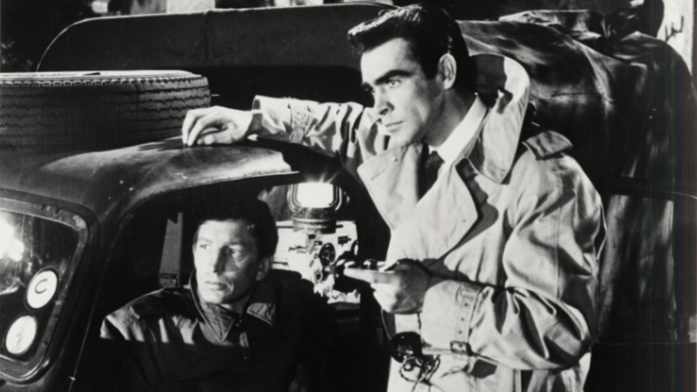 Sean Connery wears a Kingsway trench coat in the film Another Time - Another Place