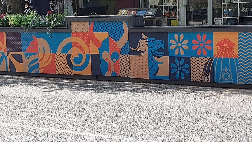 Seahorse in artwork on Belfast street