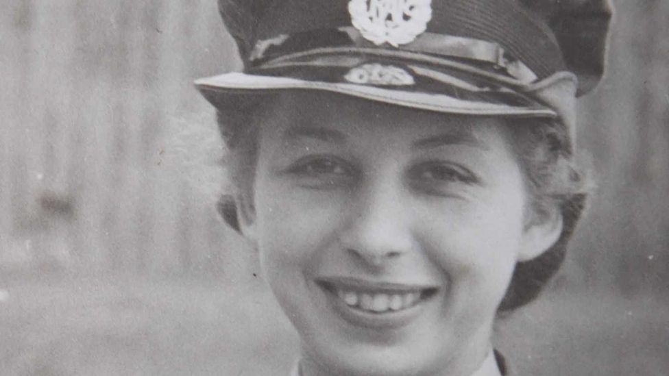 Evelyn Hillier in RAF uniform