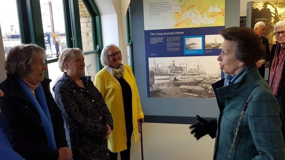 Princess Anne talks to women on HMS Caroline