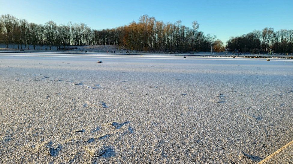 Snow, frost and ice covering Killingworth Lake
