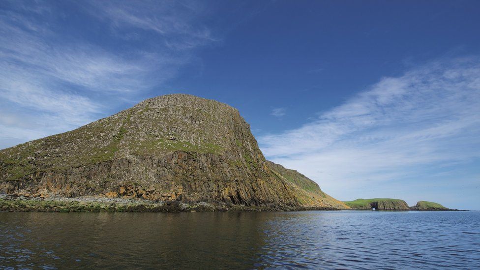 Woman seeking isolation in Shiant Isles is rescued BBC News