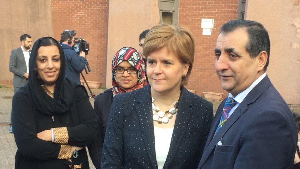 Nicola Sturgeon at mosque