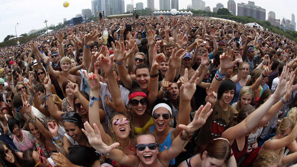 Chicago music festival Lollapalooza ends early after storms cause  evacuation - BBC News