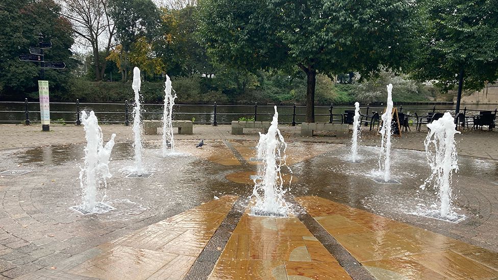 South Quay fountains