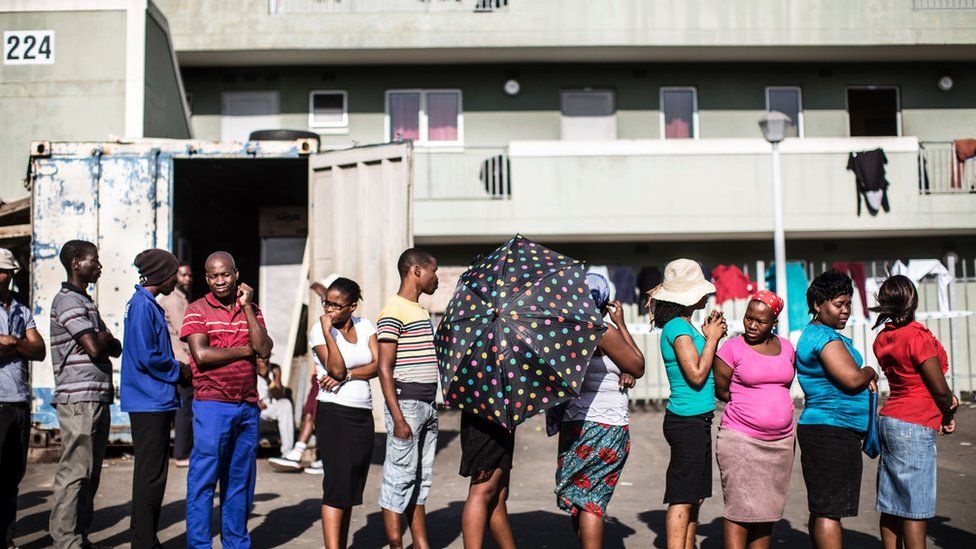 South Africa local elections: ANC set for worst result - BBC News