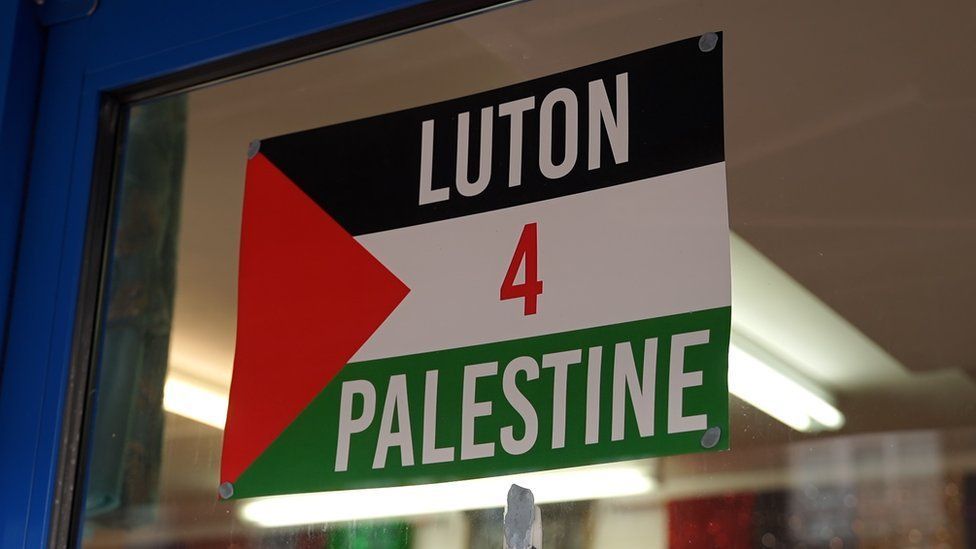 A Luton 4 Palestine poster 