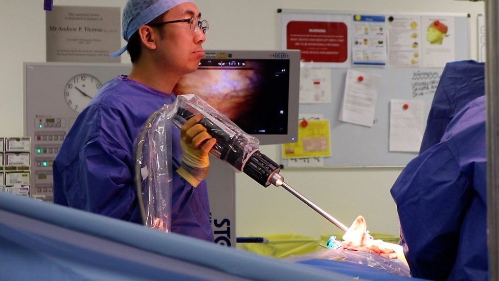 new-versius-robot-surgery-system-coming-to-nhs-bbc-news