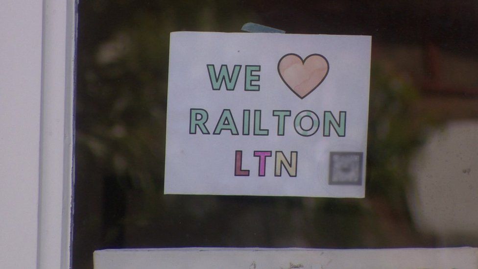Sign supporting a local LTN