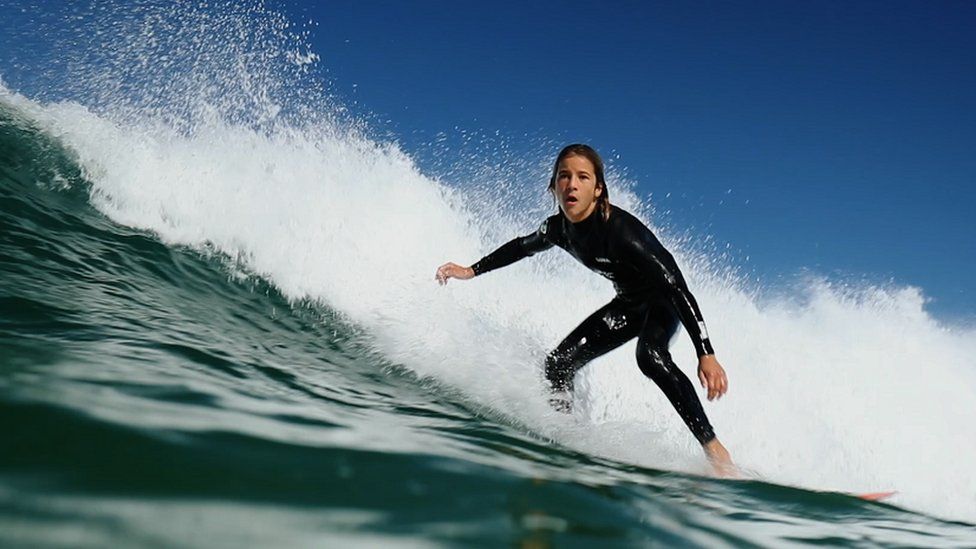 the-teenage-scot-surfing-the-world-s-big-waves-bbc-news