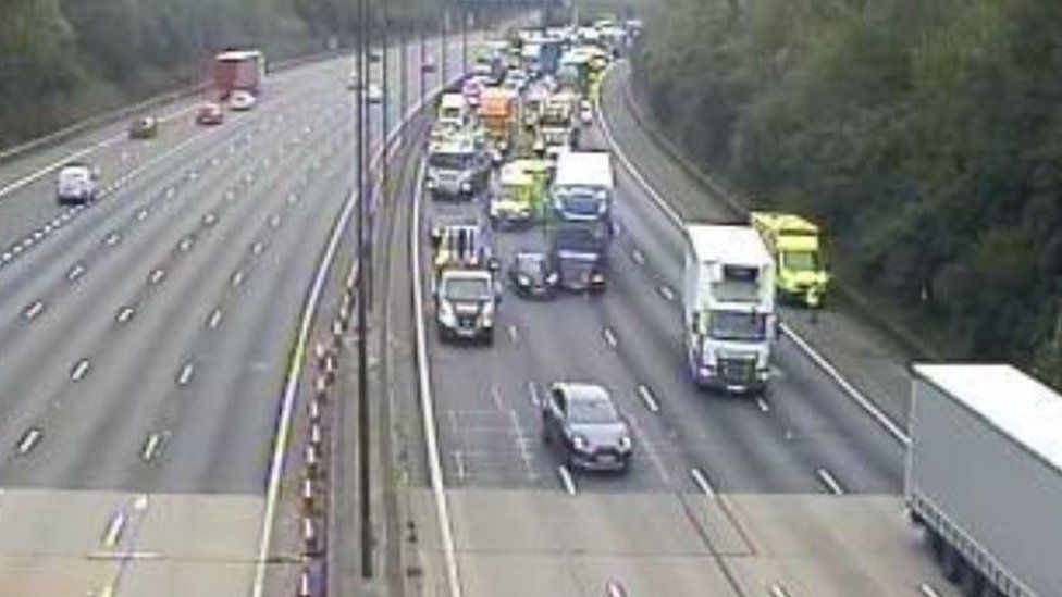 M25: Crash In Surrey Closes Clockwise Section Of Motorway, Causing ...