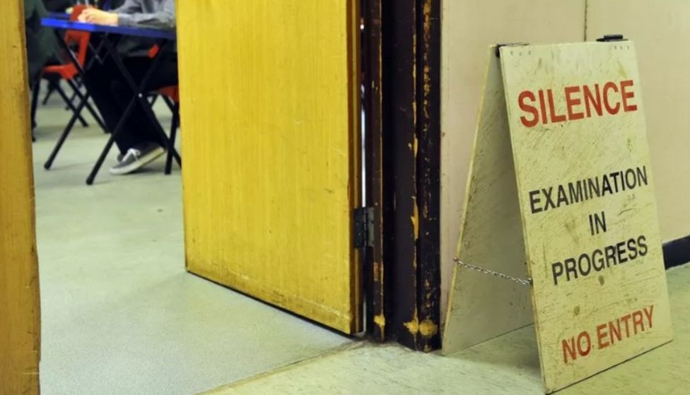 Drop in number of Guernsey students passing English and Maths BBC News