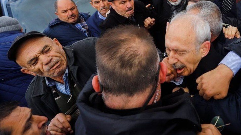 Киличдароглу подвергся нападению на похоронах солдата в Анкаре в 2019 году