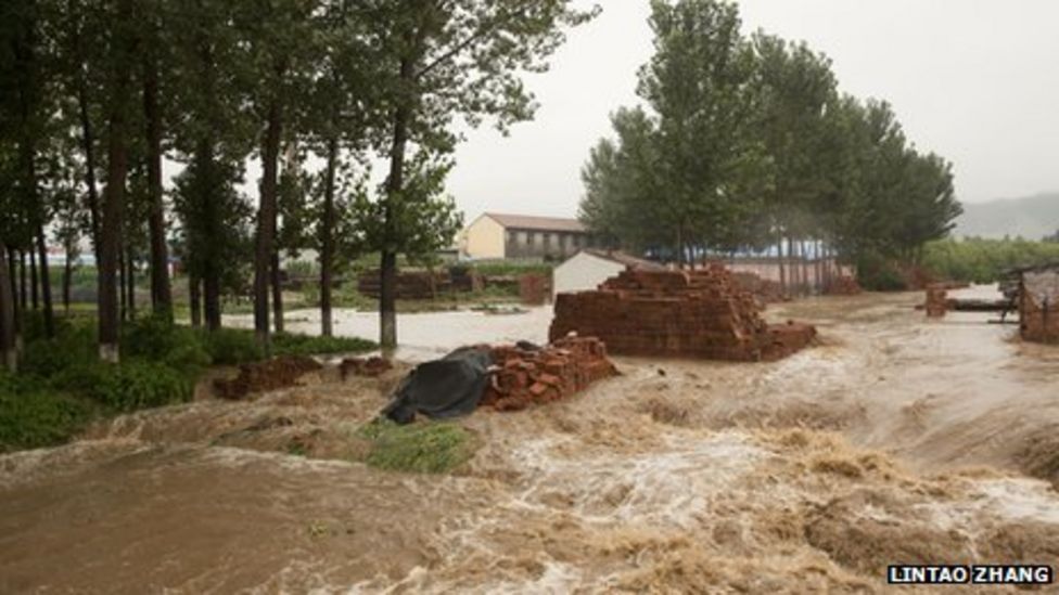 China floods: More than 150 killed and hundreds of thousands evacuated ...