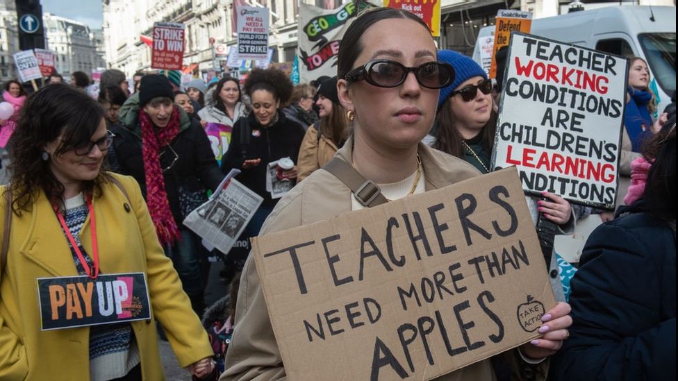 Teacher strikes will go ahead if no pay progress BBC News