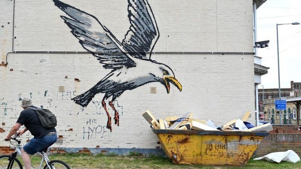 Possible Banksy mural of a gull, Lowestoft