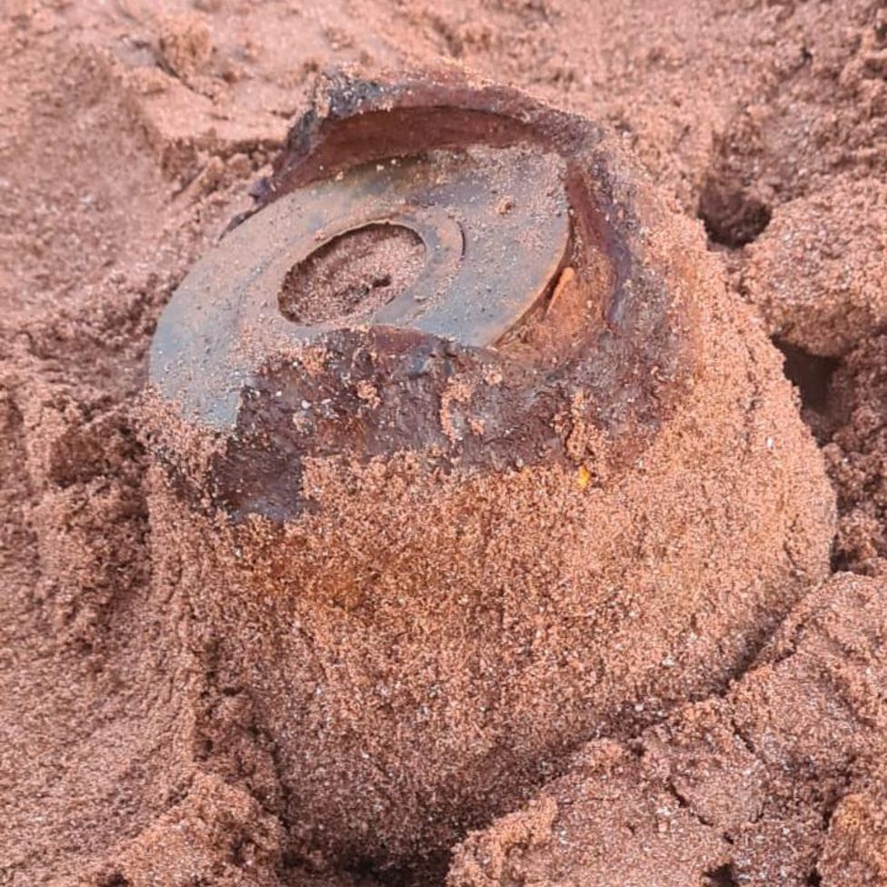 Unexploded WW2 bomb found on Paignton beach by metal detectorist BBC News