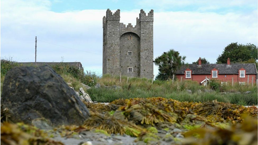 The Clandeboye O'Neill building is believed to have resembled tower houses such as the 15th century Kilclief Castle, near Strangford