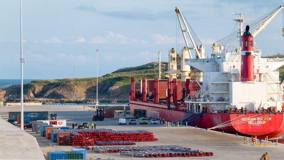 ship in aberdeen harbour