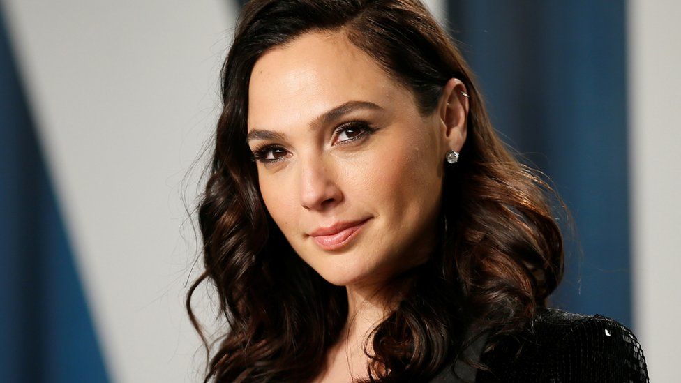 Gal Gadot Wonder Woman Actress Receives Backlash Over Middle East Tweet c News