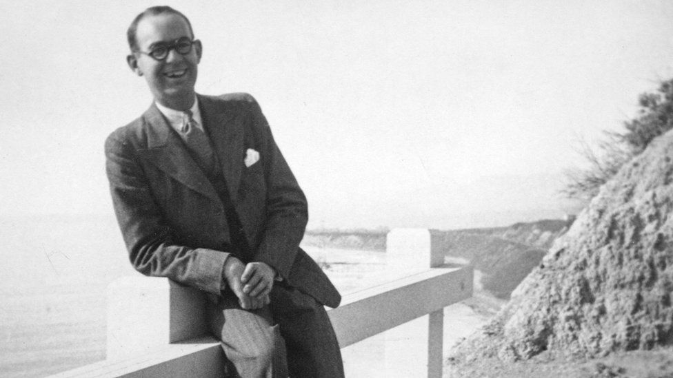 Mr Jones film highlights Welsh 'unknown hero' Gareth Jones BBC News