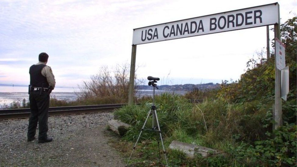 US Canada border