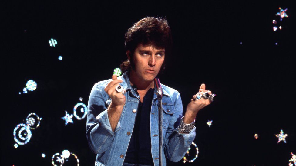 Alvin Stardust on Top of the Pops in the 1970s