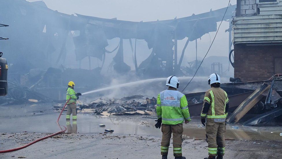 MCD Kidderminster fire Debris warning over huge blaze BBC News