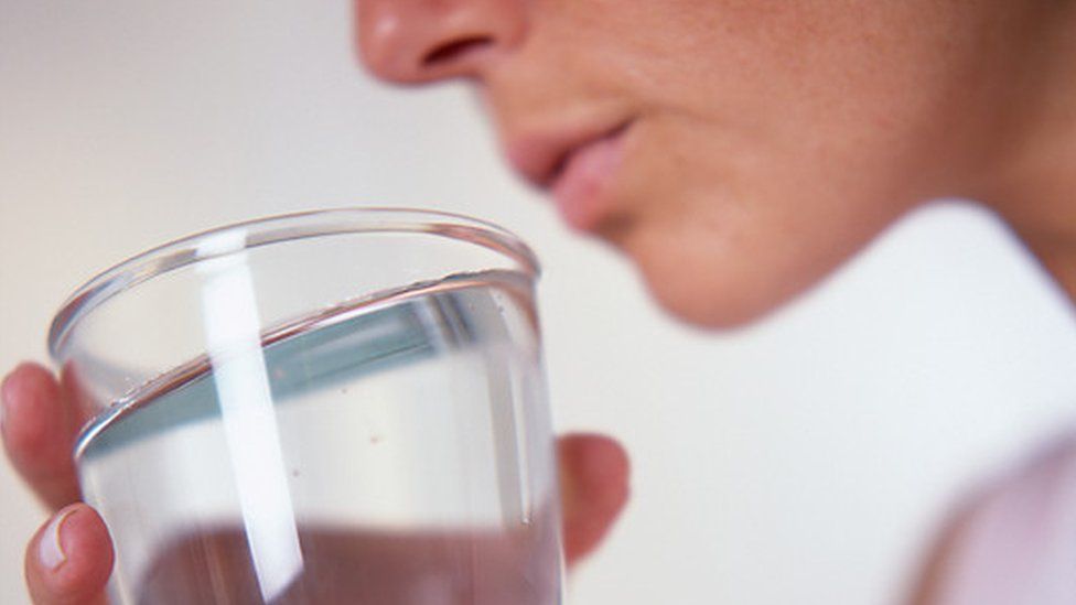 drinking-plenty-of-fluids-advice-questioned-bbc-news