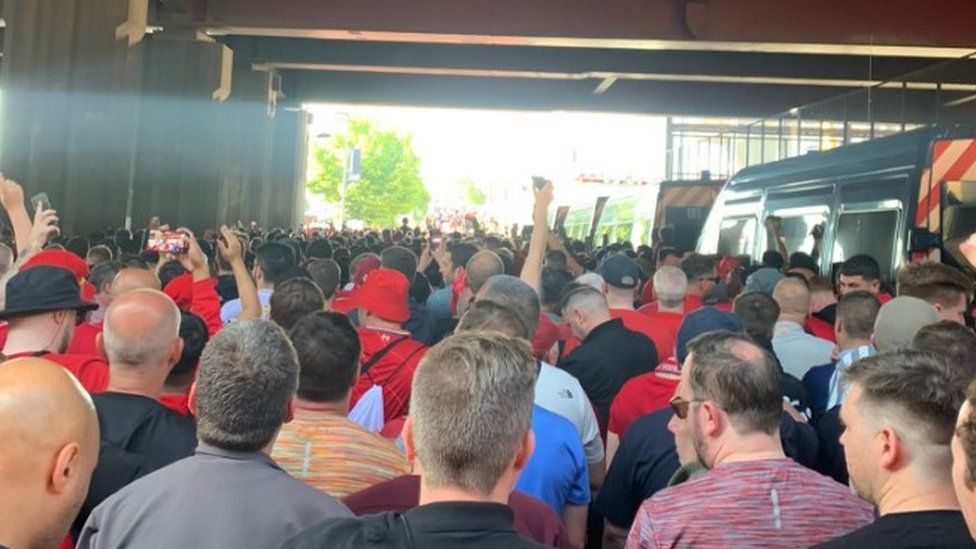 Crowds in an underpass on the approach to the Champions League final