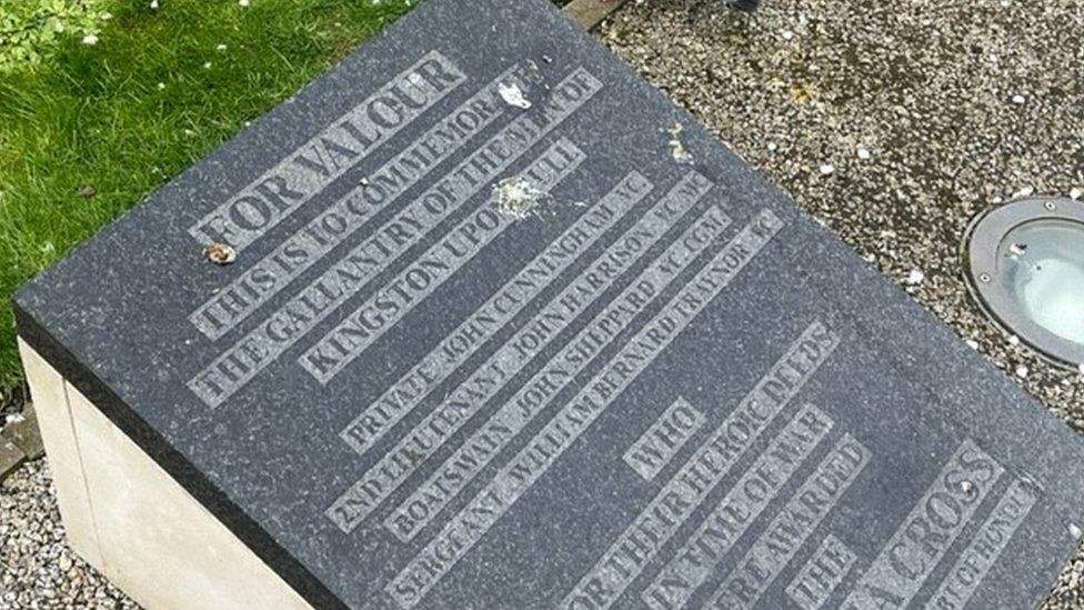 Bird poop on plaques around the war memorial in Hull city centre