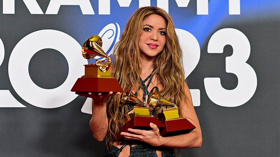 Latin Grammys 2023: Shakira and Karol G come out on top - BBC News