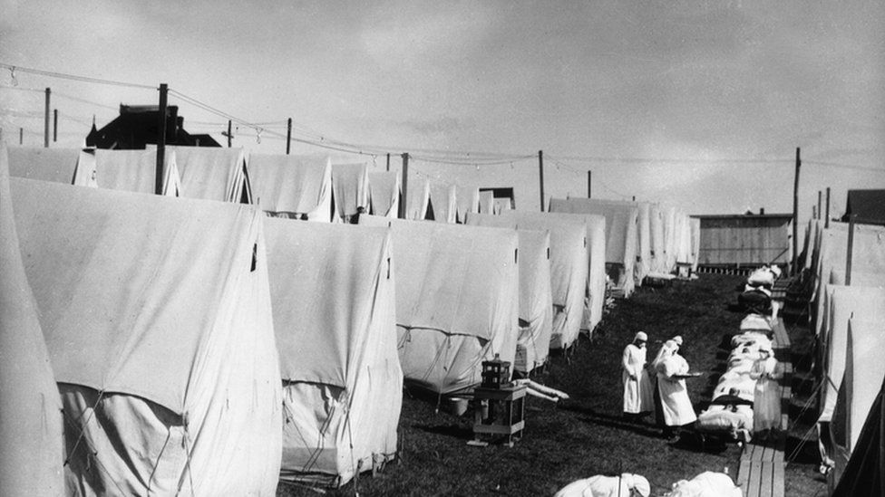 Tents for flu victims in the US