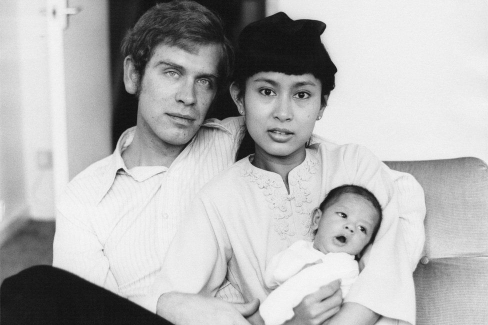 Aung San Suu Kyi and Michael Aris with their first-born son Alexander Aris, London, 1973