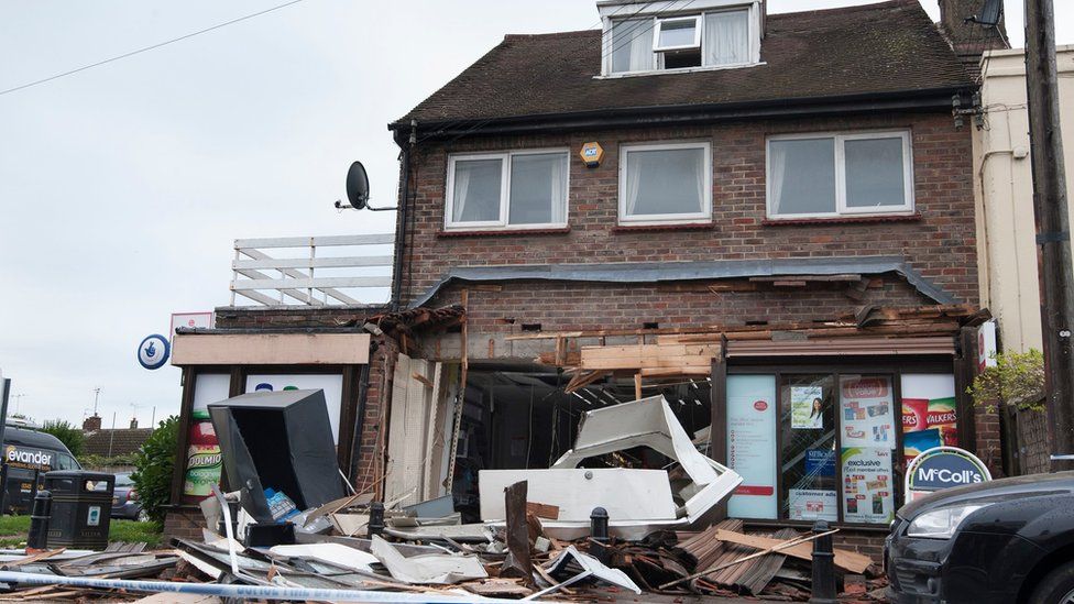 Forklift truck destroys Roydon shop in ram-raid - BBC News