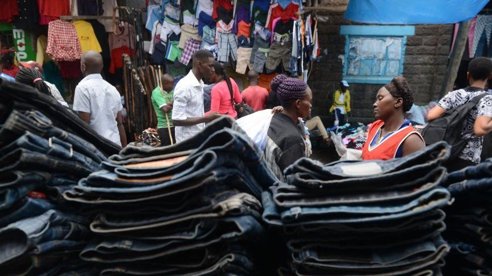 Women conversing at the Gikomba market