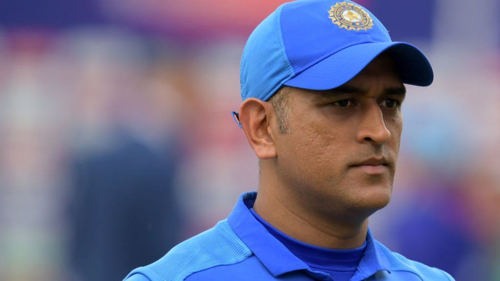 MS Dhoni: Cricket legend MS Dhoni snubbed by India board - BBC News